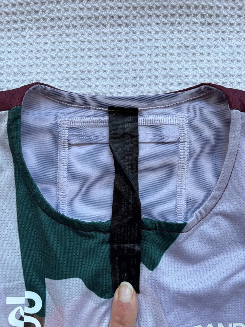Bandit Running Women’s Ares Flex Zip Front Race Crop in size XSmall. - Picture 4 of 4